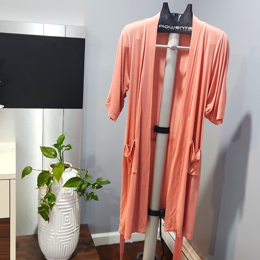 Rosette Robe - Picture 1 of 4